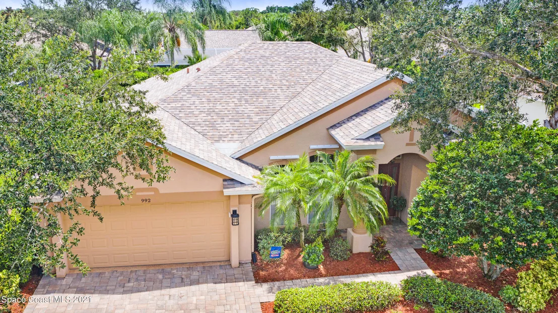Photo of 992 Carriage Hill Road