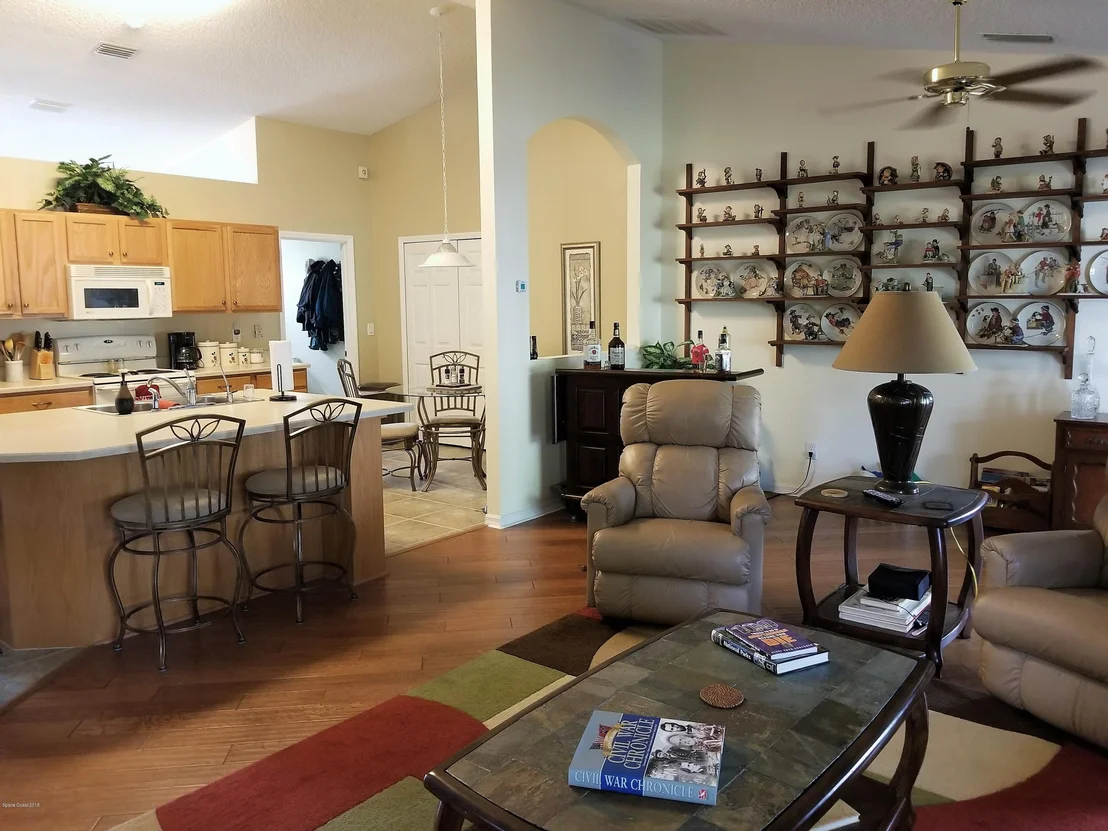 Photo of 2259 Cogan Drive SE