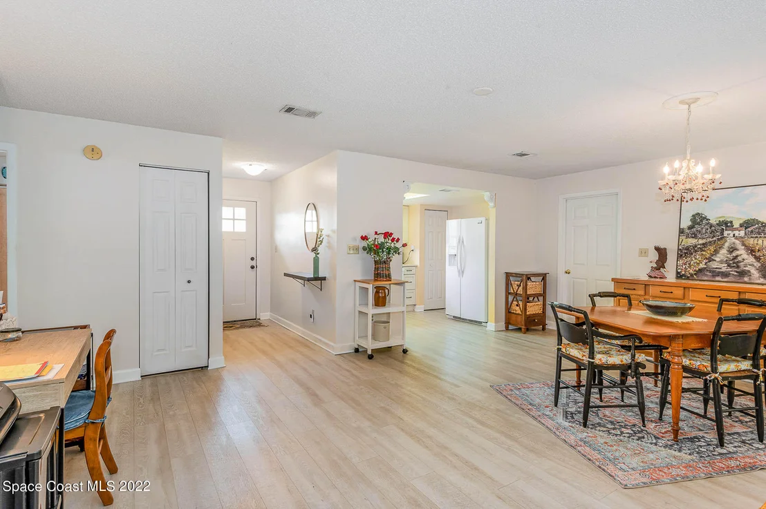 Photo of 5460 Friendly Street