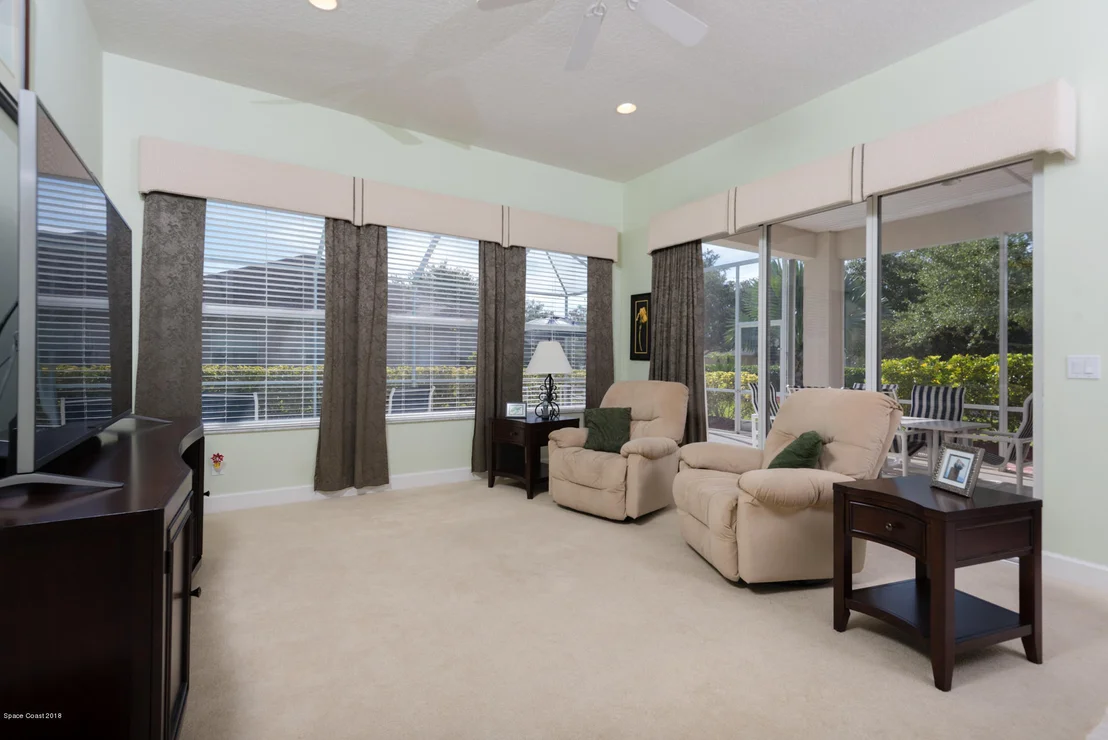 Photo of 1737 Windbrook Drive SE