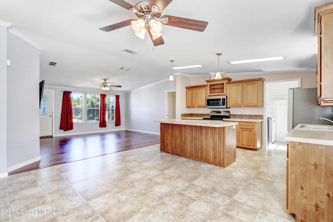 Photo of 2353 Coconut Palm Drive NE