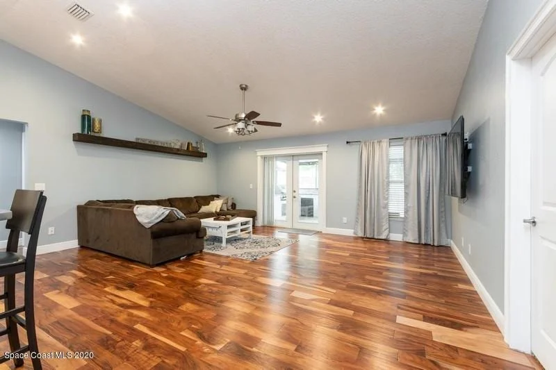 Photo of 6023 Elgin Road