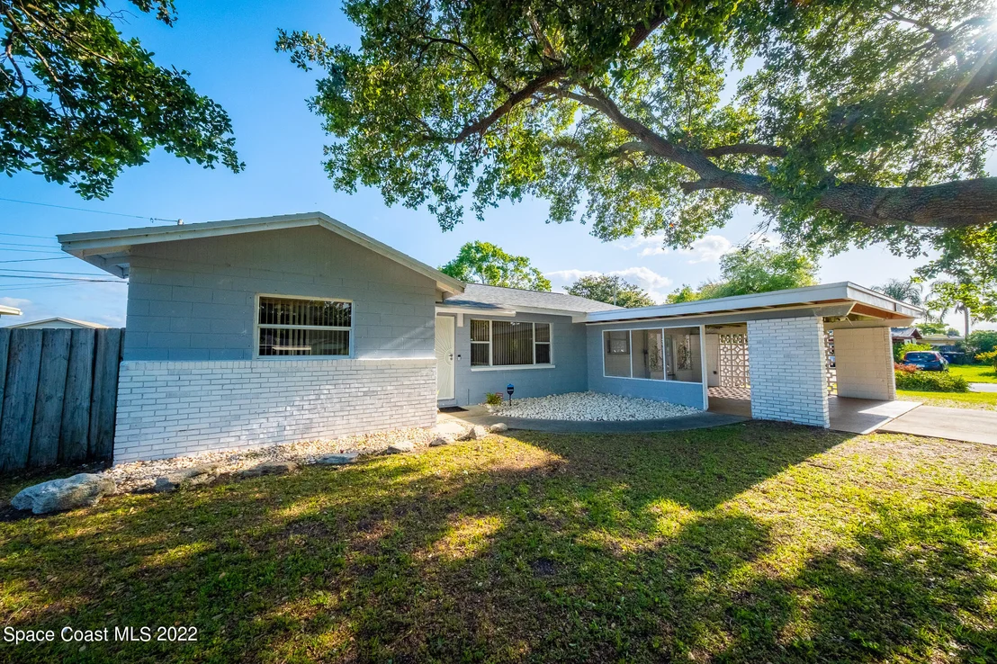 Photo of 982 Cardon Drive