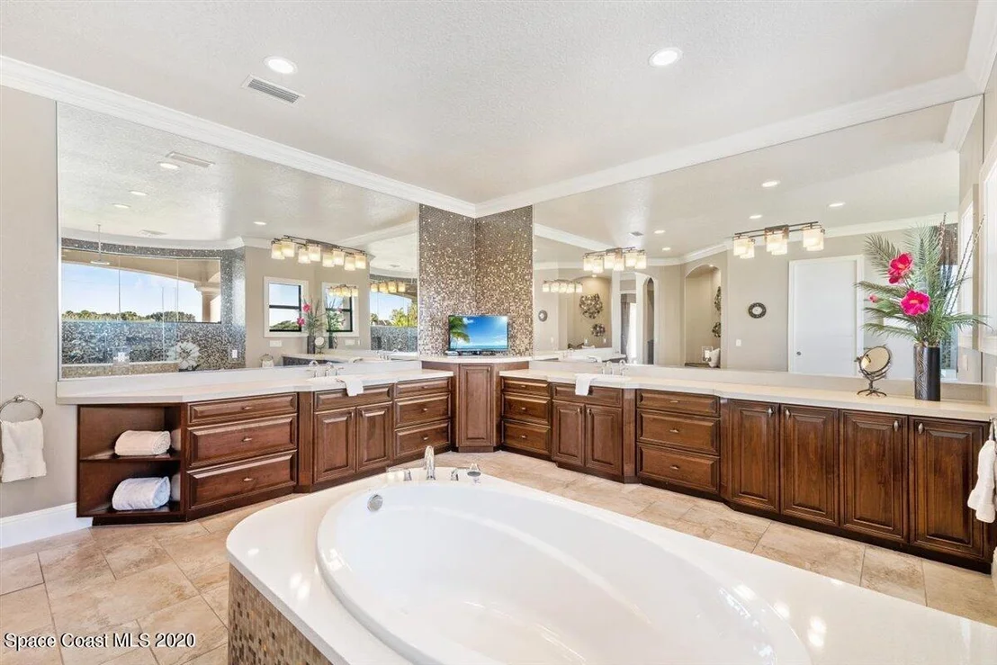 Photo of 924 Derby Lane
