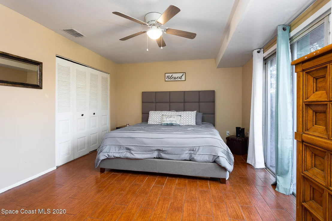 Photo of 220 Manth Avenue