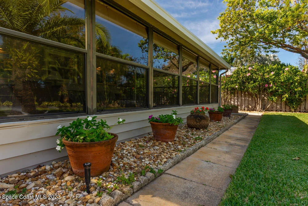 Photo of 2115 S River Road