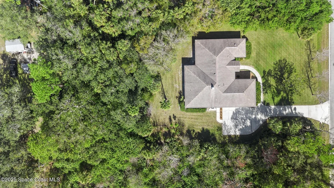 Photo of 1805 Laurel Oak Drive N
