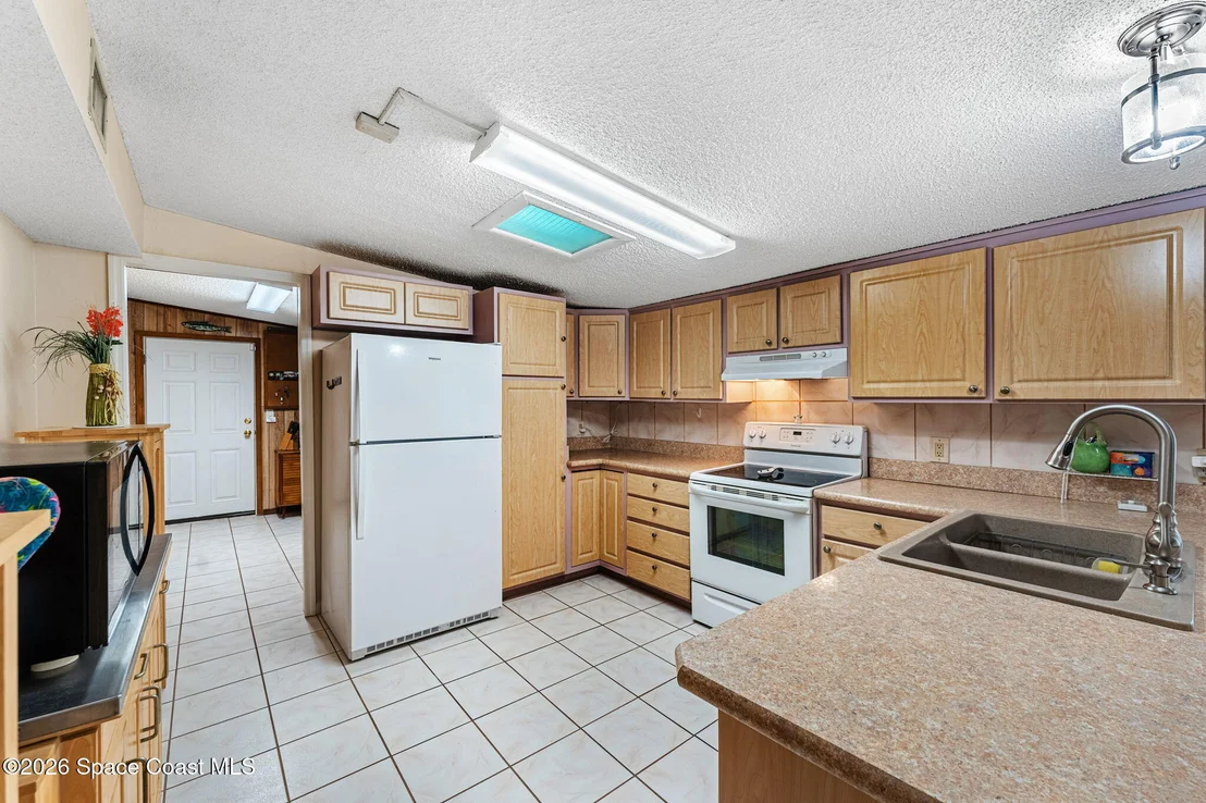 Photo of 241 Avenida Central