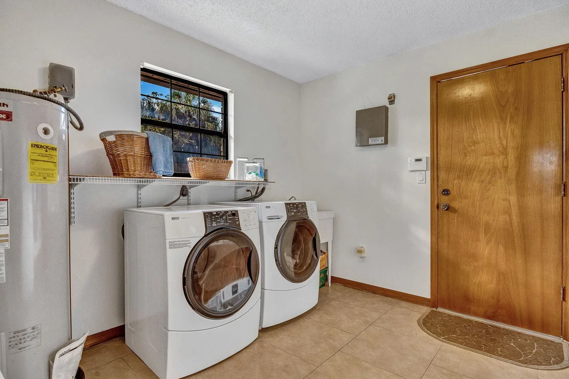 Photo of 1810 Laurel Oak Drive