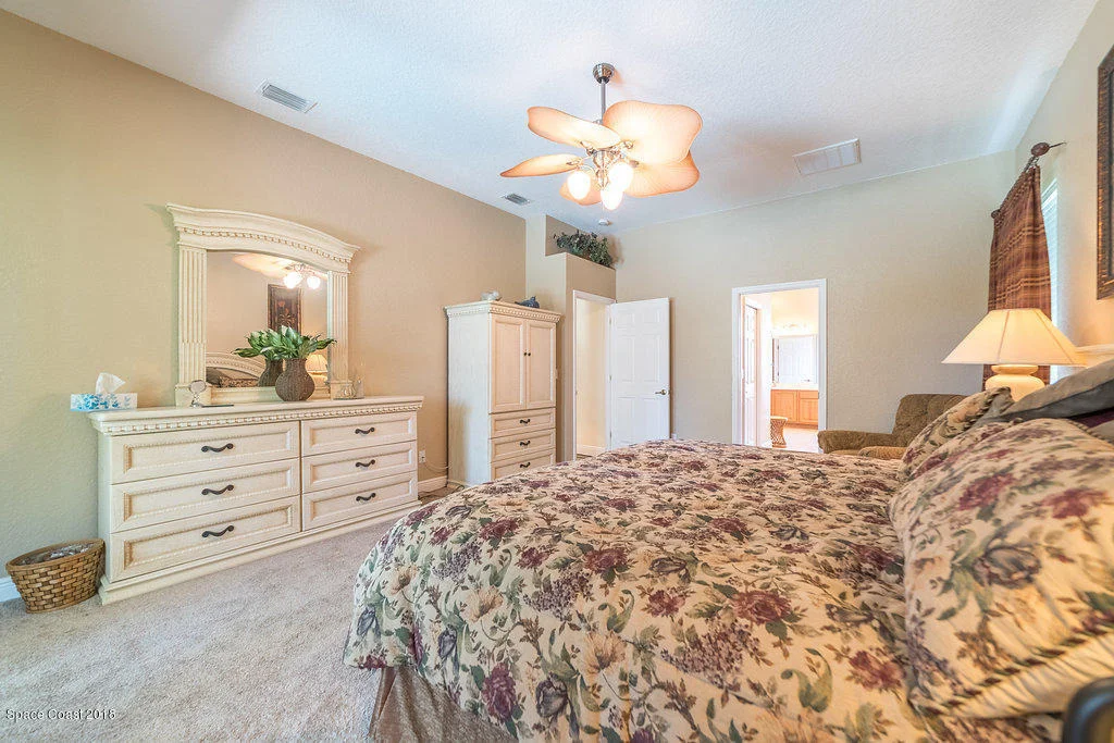 Photo of 106 SE Ridgemont Circle SE