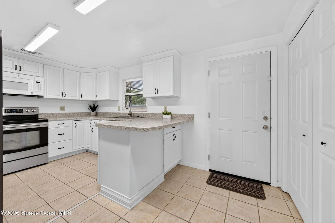 Photo of 6570 Dock Avenue
