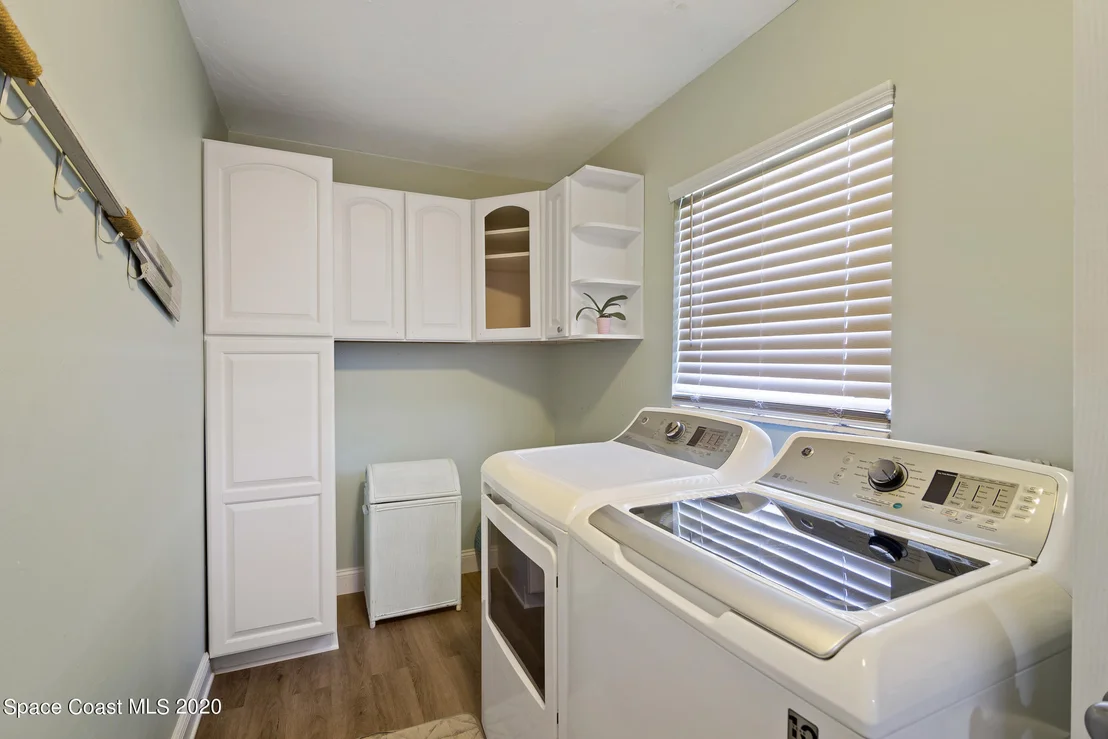 Photo of 1094 Madrid Road