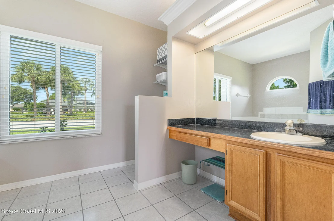 Photo of 498 Kimberly Drive
