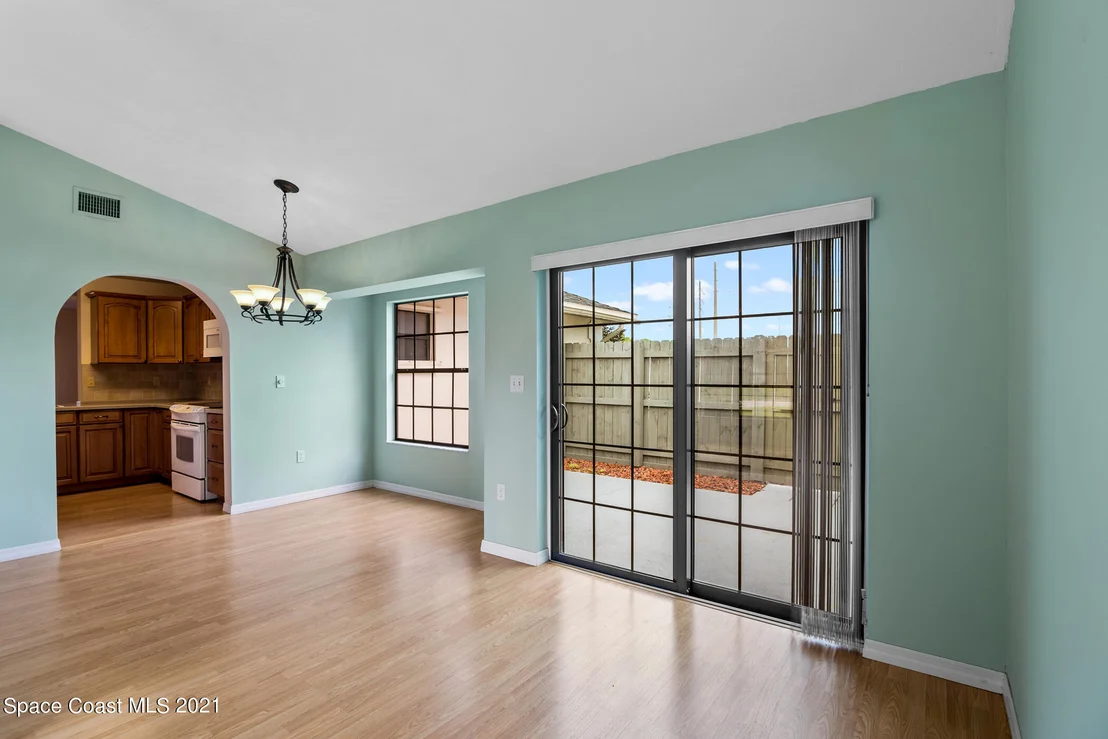Photo of 942 Pineland Drive