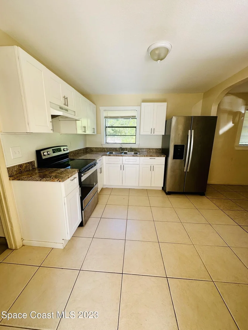 Photo of 413 Lincoln Road