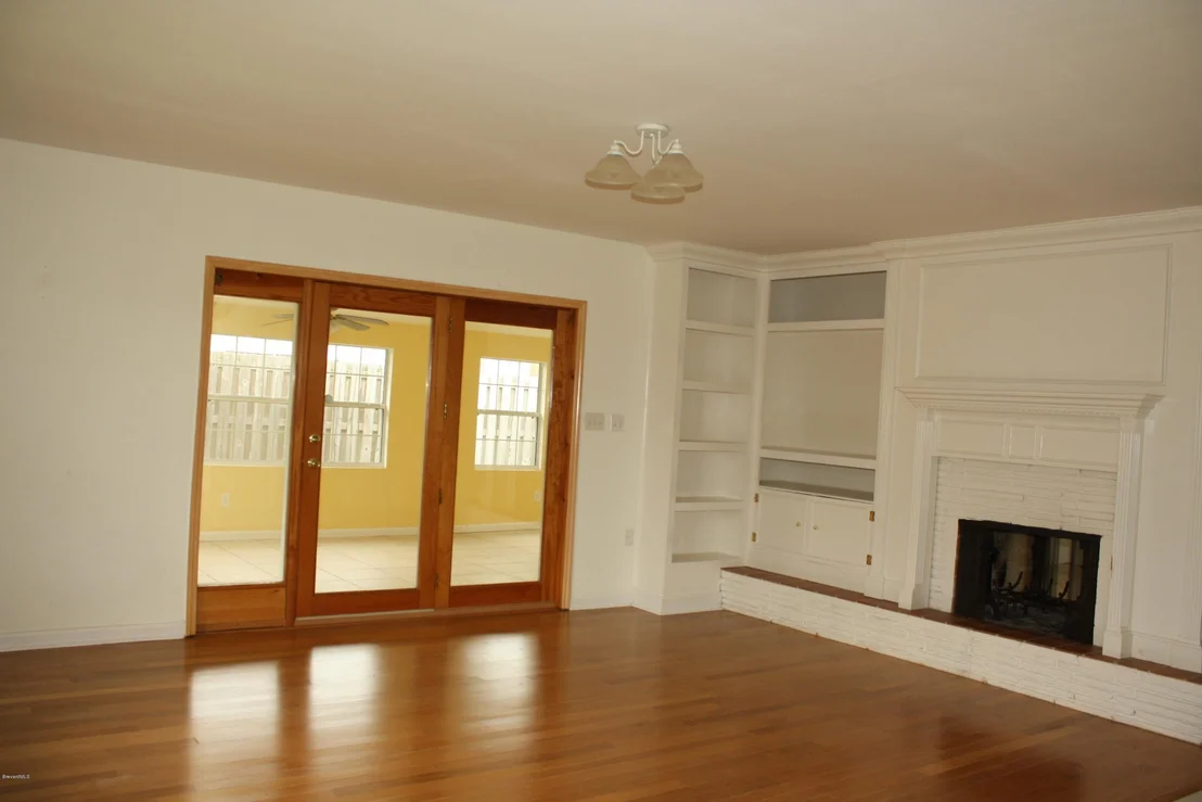 Photo of 400 Bahama Drive