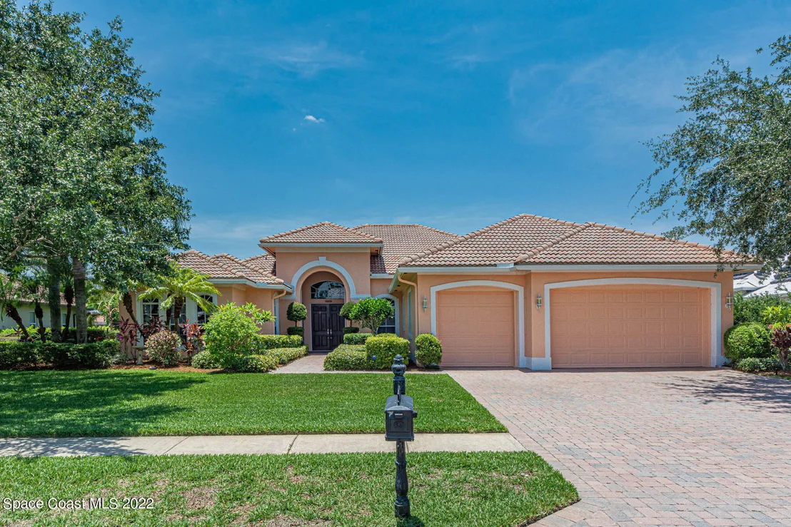 Photo of 585 Caroline Drive