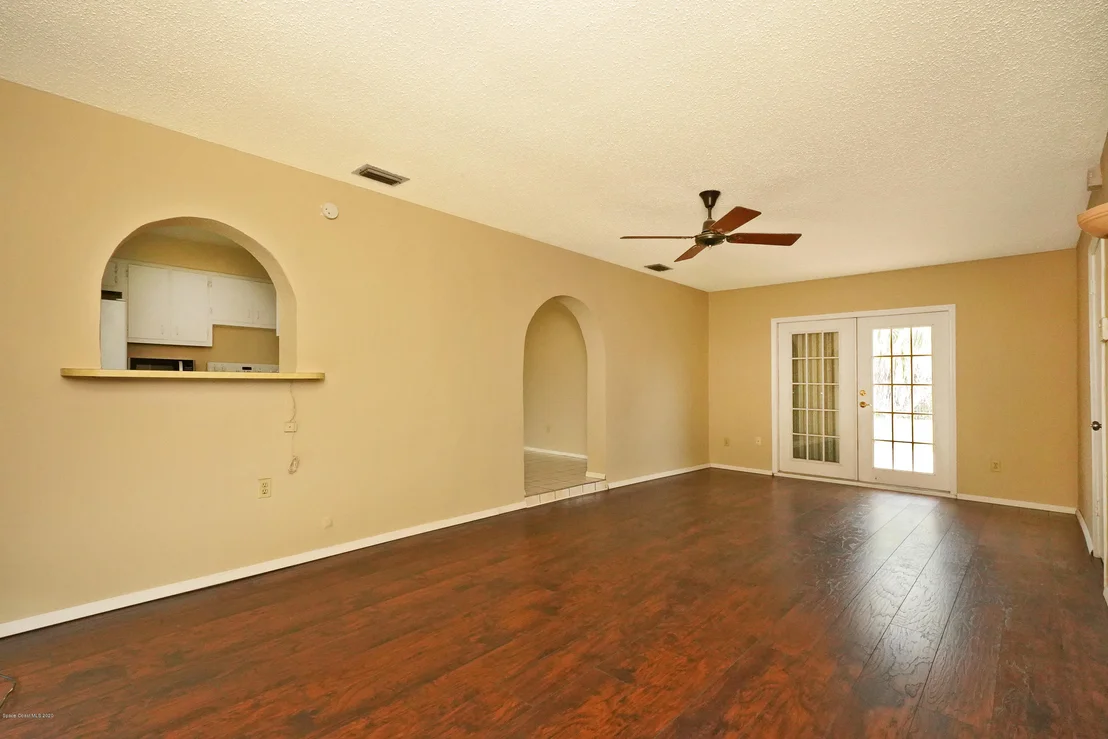 Photo of 2880 Lancaster Road