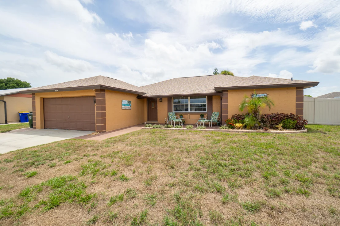 Photo of 969 Bayberry Lane