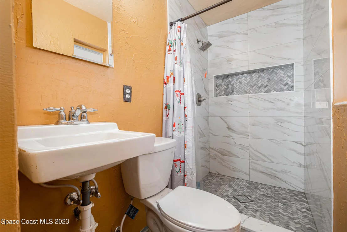 Photo of 2710 Locksley Road