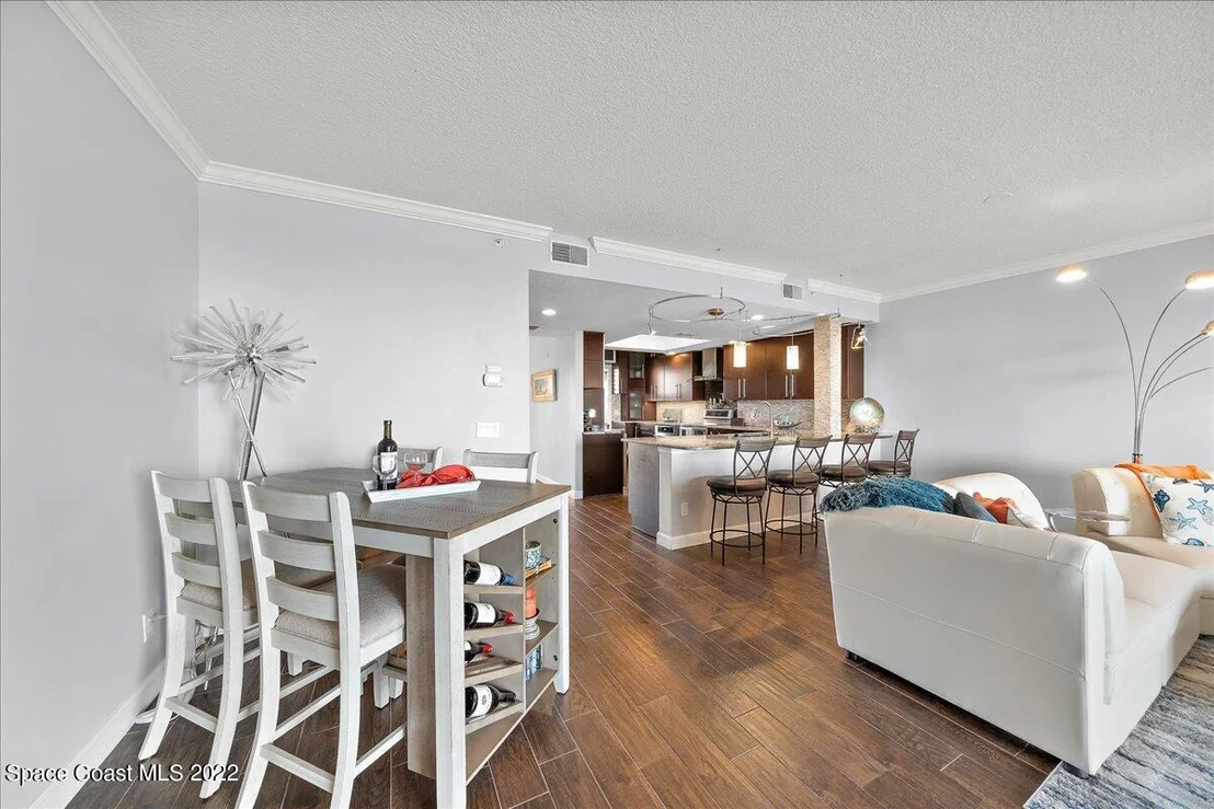 Photo of Unit 705 at 102 Riverside Drive