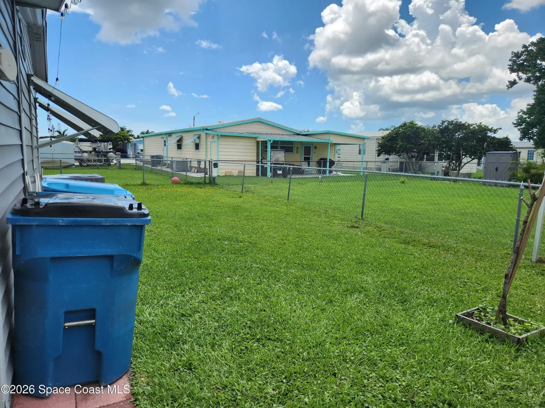 Photo of 2310 Coconut Palm Drive NE