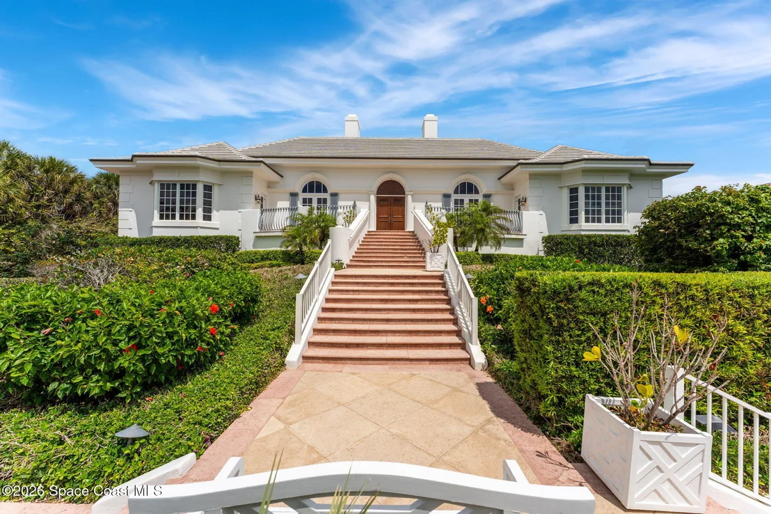 Photo of 680 Ocean Road
