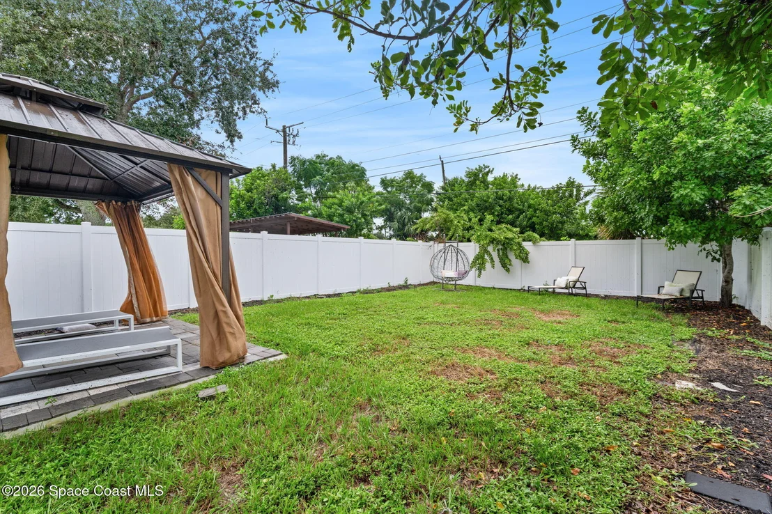 Photo of 712 Badger Drive NE