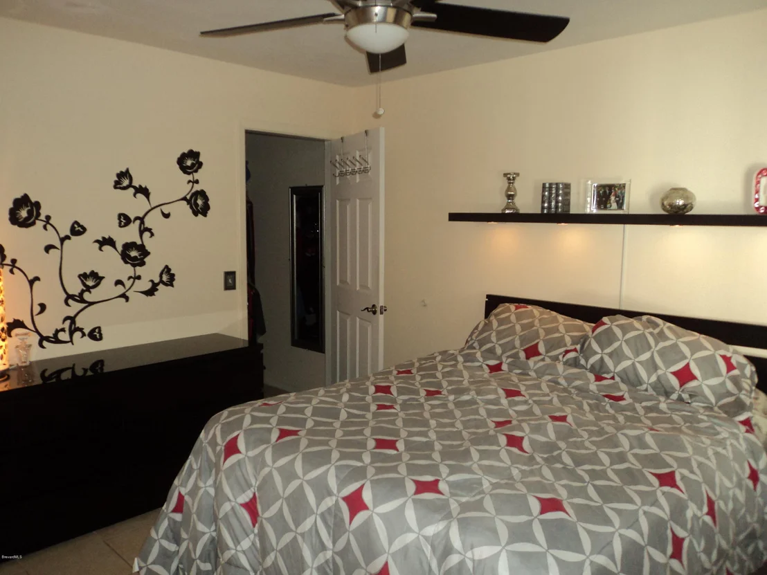 Photo of 712 NE Brevity Lane