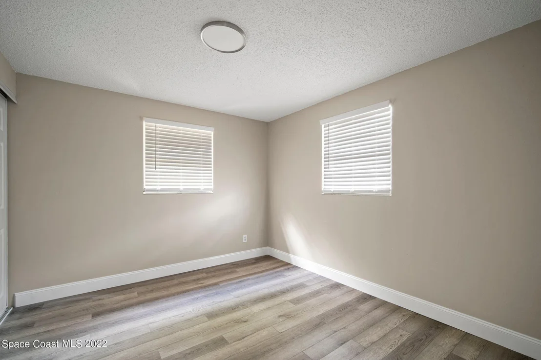 Photo of 1665 134th Avenue N