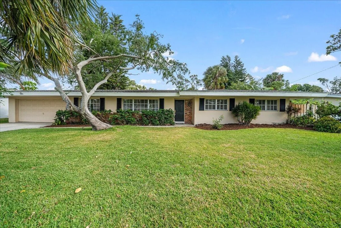 Photo of 550 Seabreeze Drive