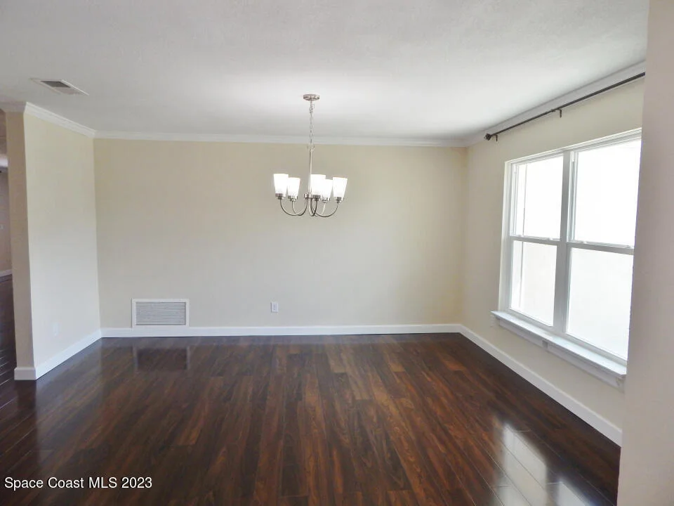 Photo of 780 Pebble Beach Avenue NE