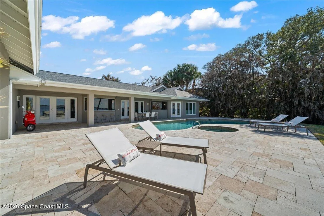 Photo of 408 Riverside Drive