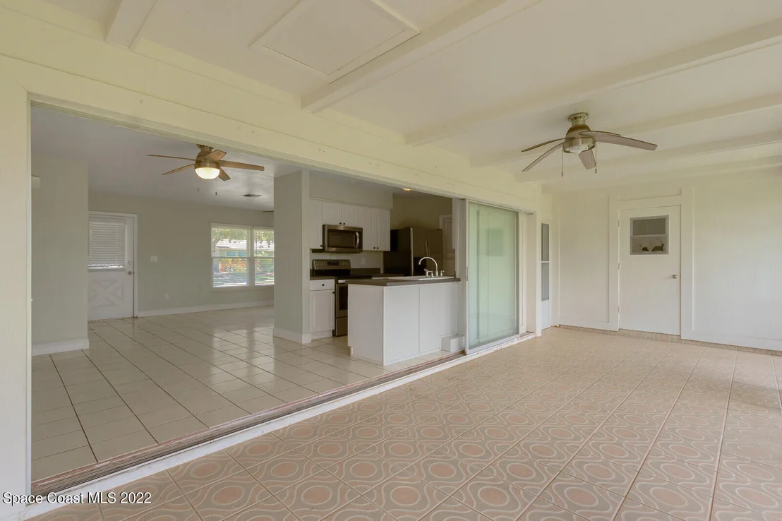 Photo of 3082 Edgewood Drive NE
