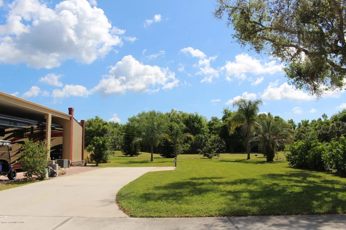 Photo of 2560 Frontier Drive