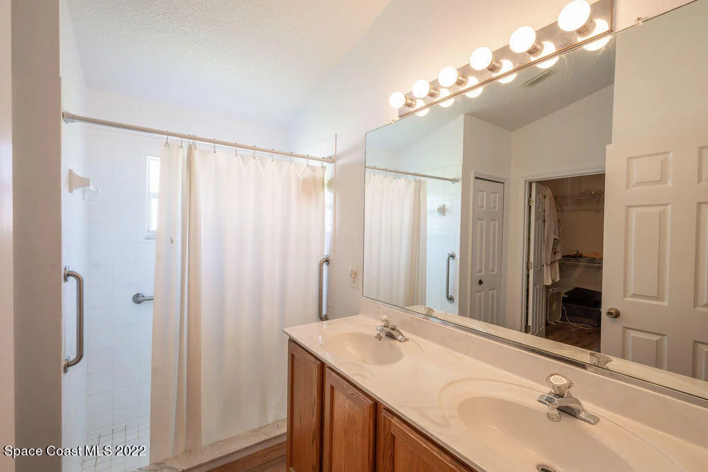 Photo of 1031 Pine Creek Circle NE