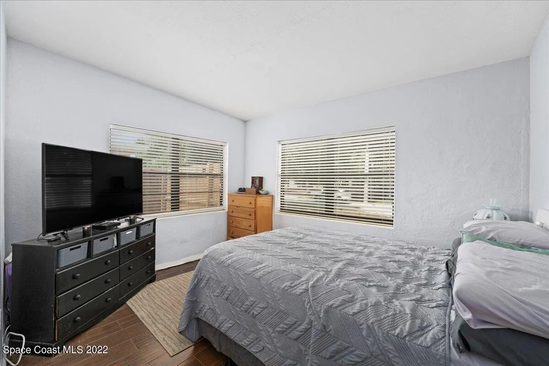 Photo of 4570 Apollo Road