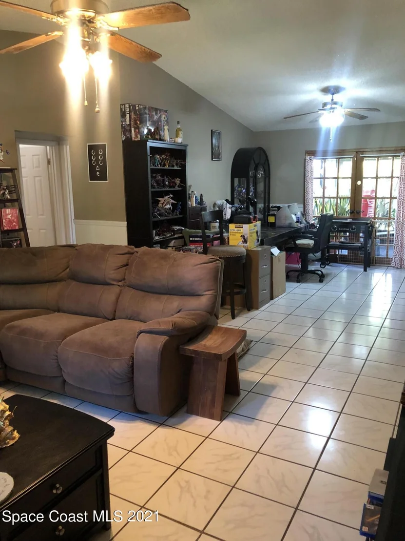 Photo of 812 Jasmine Drive