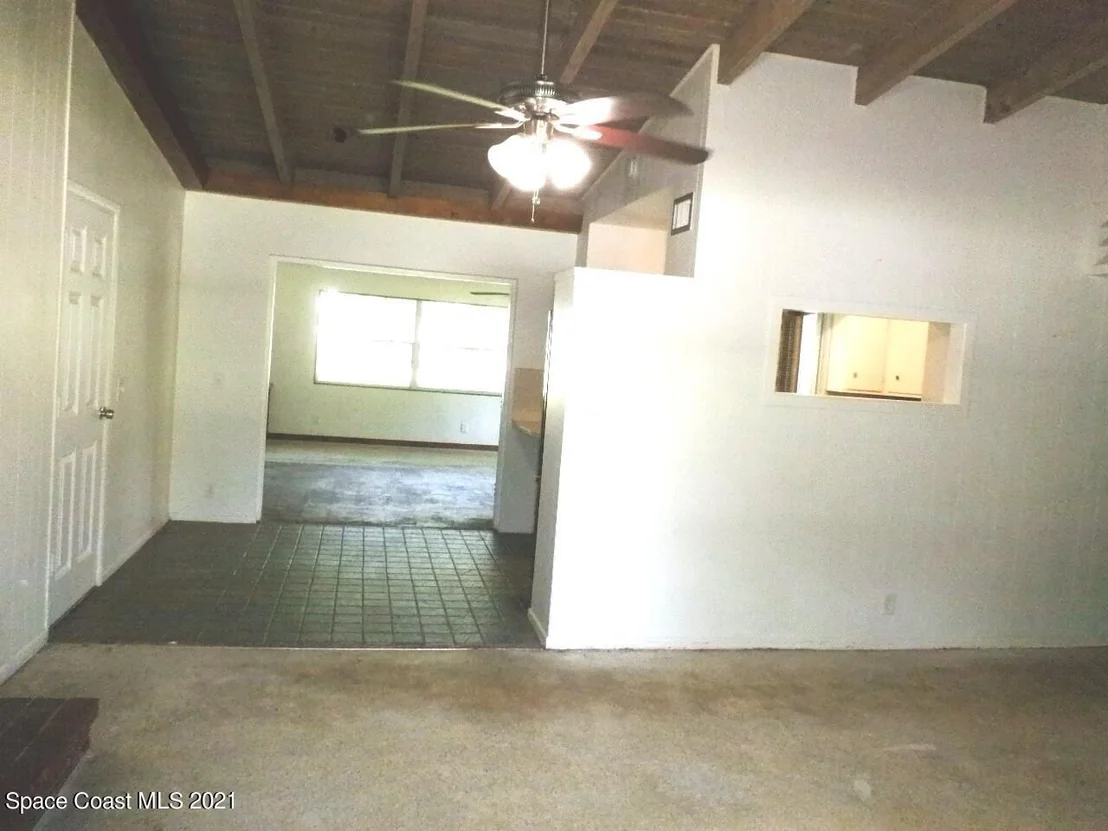 Photo of 1490 Blanche Street