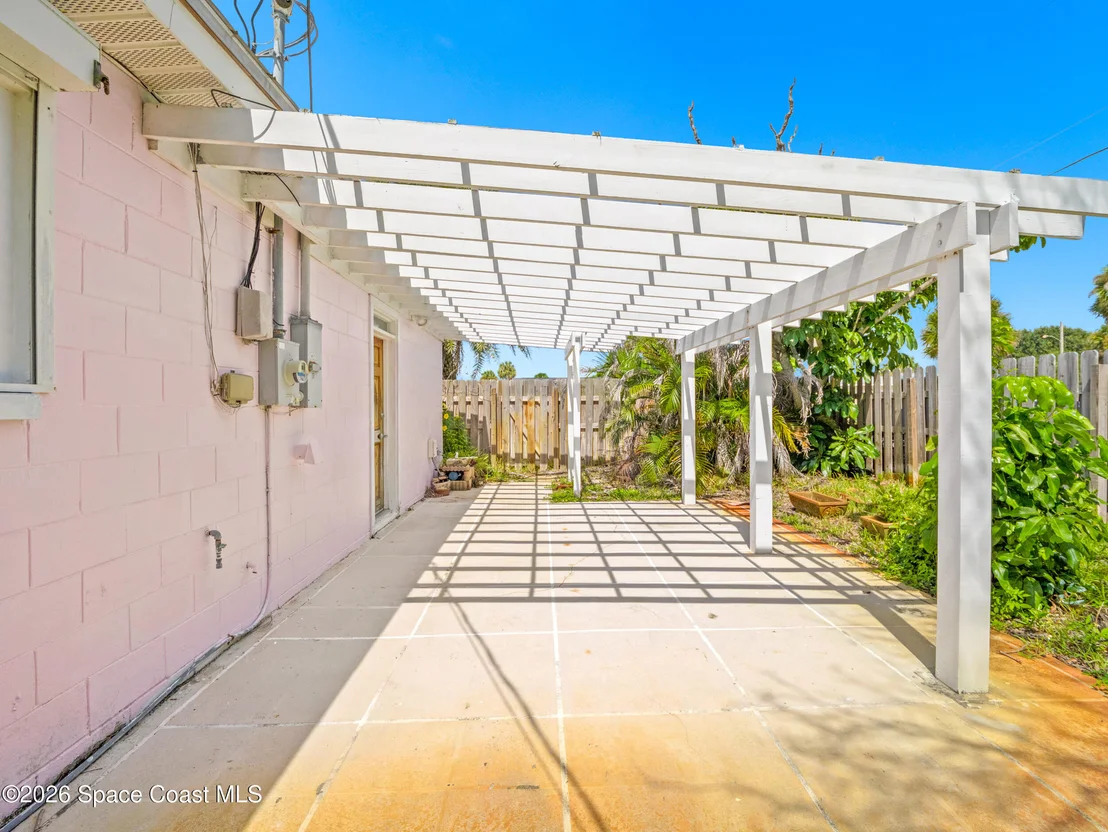 Photo of 525 Pelican Drive