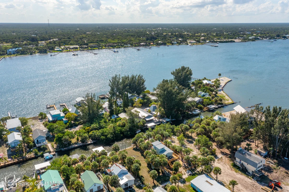 Photo of Unit B at 47 Vip Island
