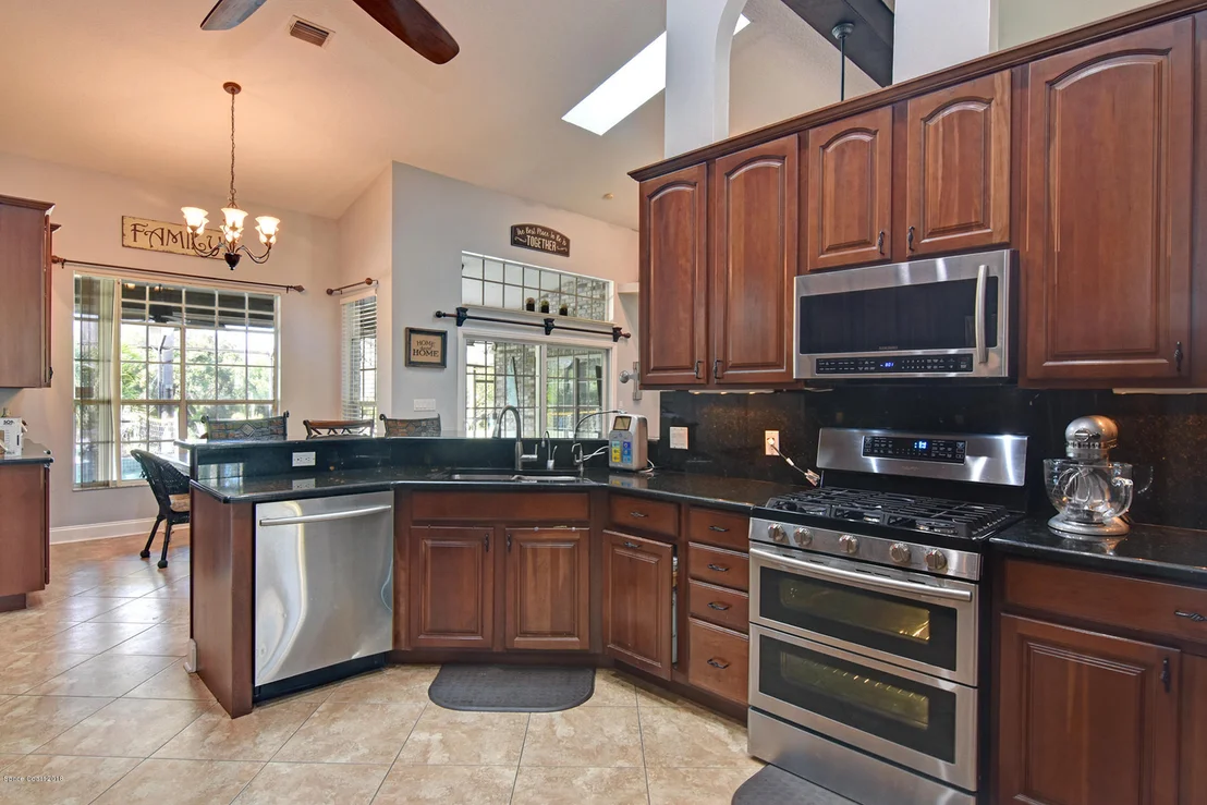 Photo of 4470 Canard Road