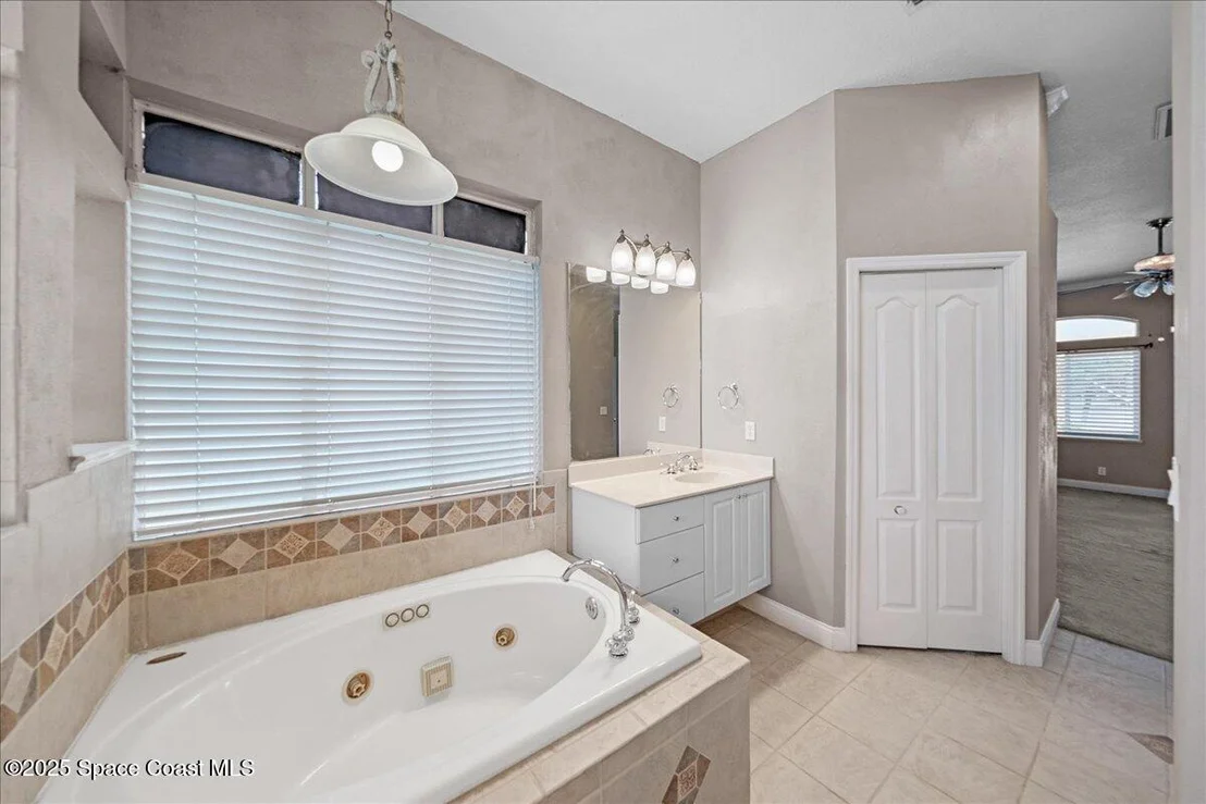 Photo of 827 Thrasher Drive