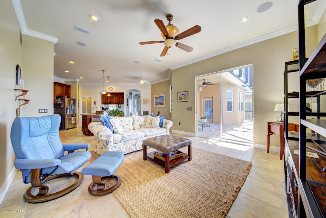 Photo of 2084 Botanica Circle