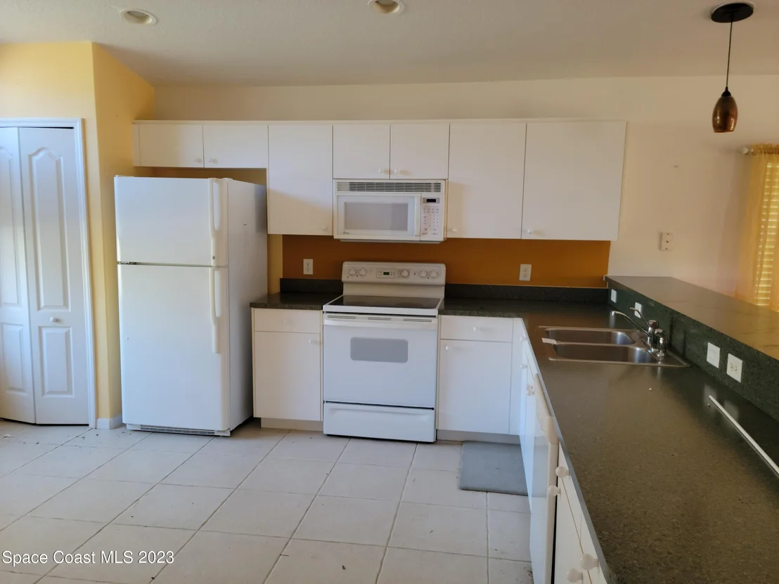 Photo of 2219 Spring Creek Circle NE