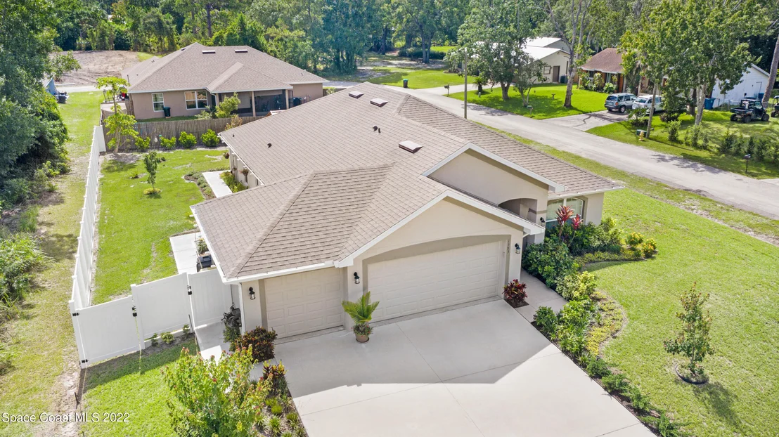 Photo of 1383 Steele Road SE