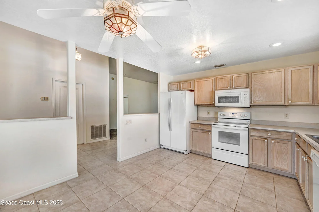Photo of 974 Pine Creek Circle NE
