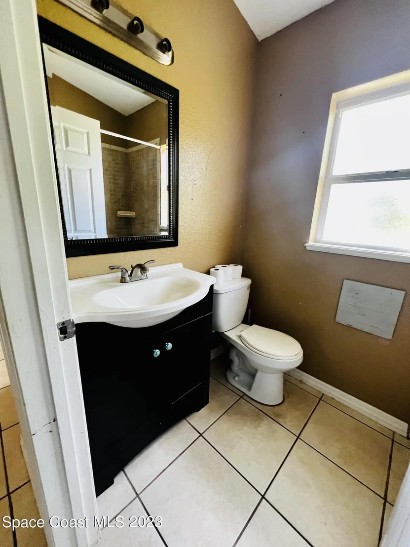 Photo of 305 Iris Street