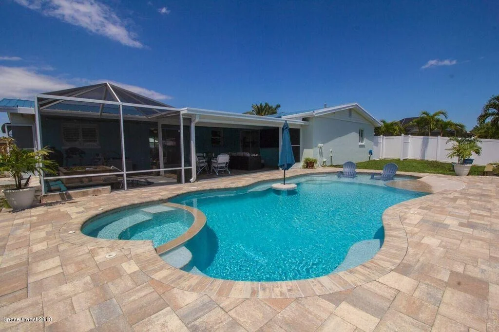 Photo of 421 Sparrow Drive