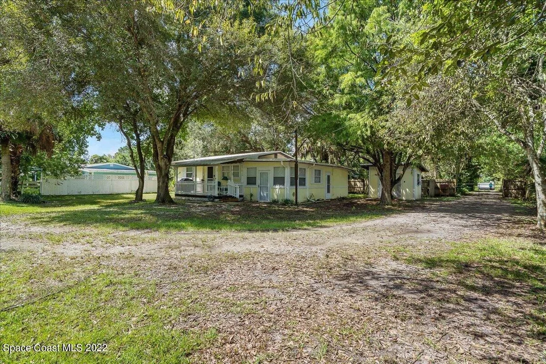 Photo of 283 N Burnett Road